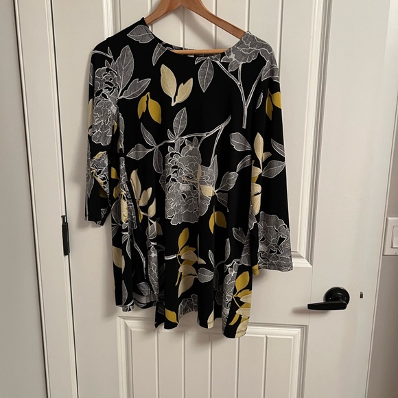 Brand new never been worn tunic - Picture 4 of 4